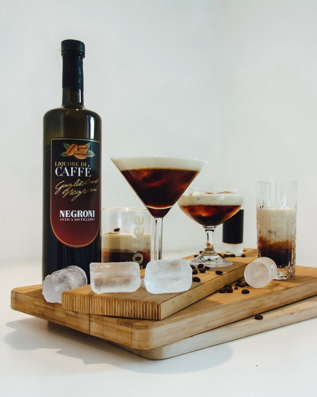 Dieser Kaffeelikör kann einiges. ☕️🥃
Pur über einer Kugel Vanilleeis, geschüttelt zum Espresso Martini oder einfach on the rocks – der Liquore di Caffè von Negroni bringt italienische Bar-Kultur direkt zu dir nach Hause.

Bei uns im Regal. 🖤 

#gottardi #gottardifeineweine #innsbruck #genuss #weinliebe