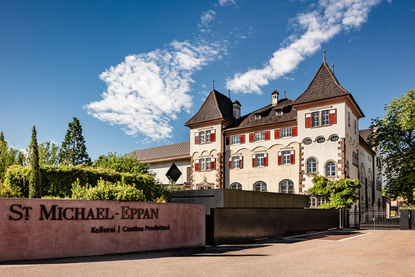 Tradition und Moderne vereint: Kellerei St. Michael in der Südtiroler Gemeinde Eppan.