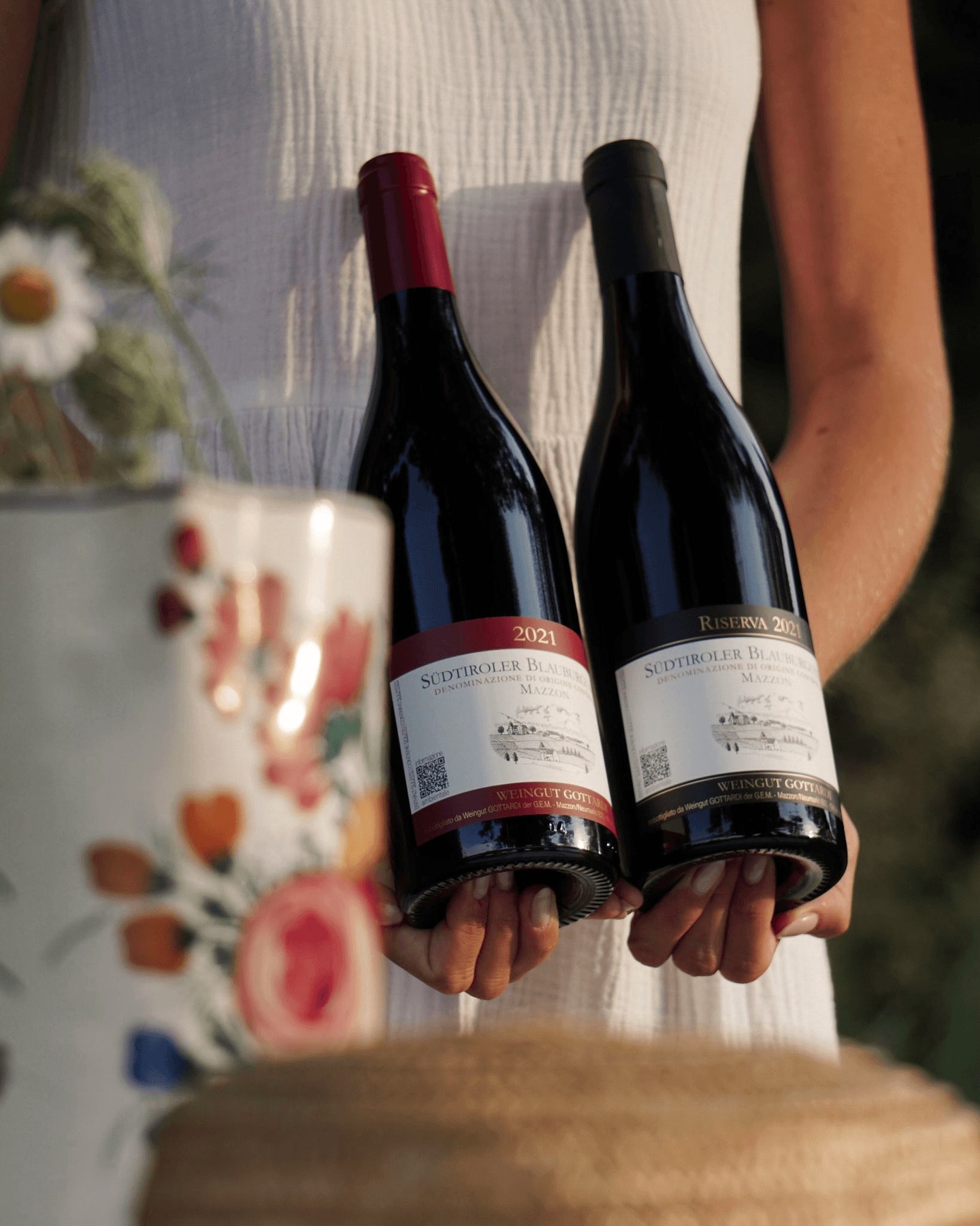 Zwischen Himmel und Reben:
Unser Blauburgunder aus dem Blauburgunderhimmel Mazzon. 🍷 ✨ 

📸 Maria Untersulzner

#weinliebe #gottardi #gottardifeineweine