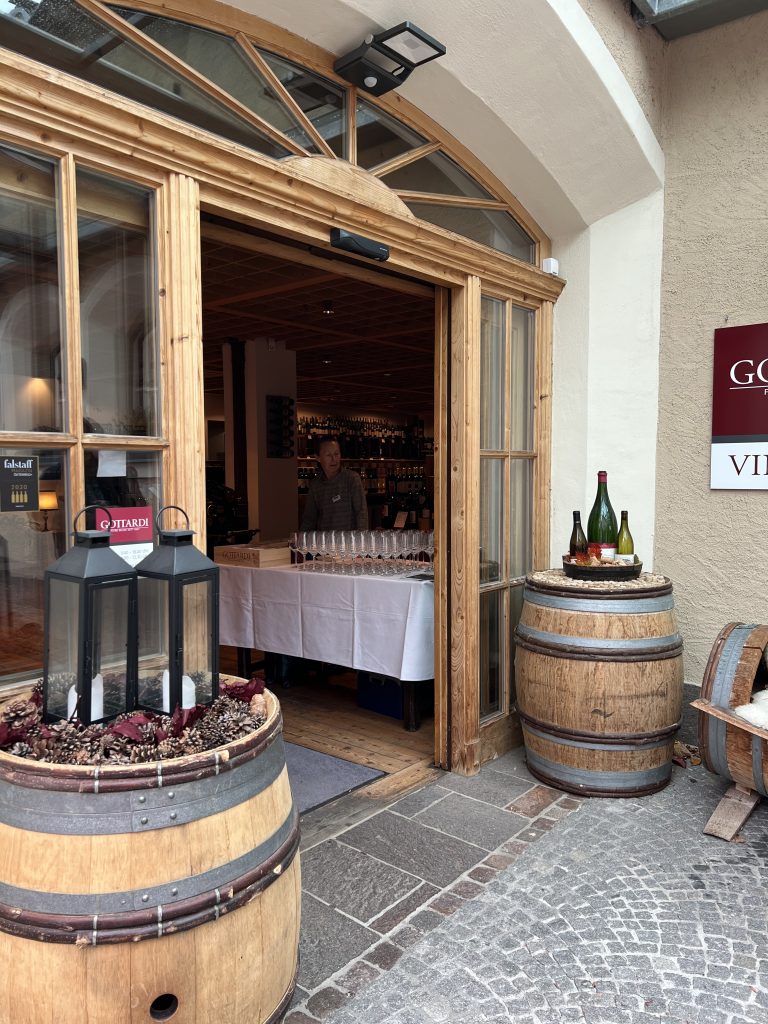 Einblick in die Gottardi-Vinothek