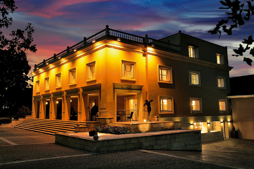 Die Weinkellerei von Marqués de Cáceres